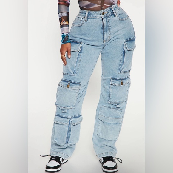 Fairfax High Rise Stretch Cargo Jeans - Light Wash - Picture 2 of 7